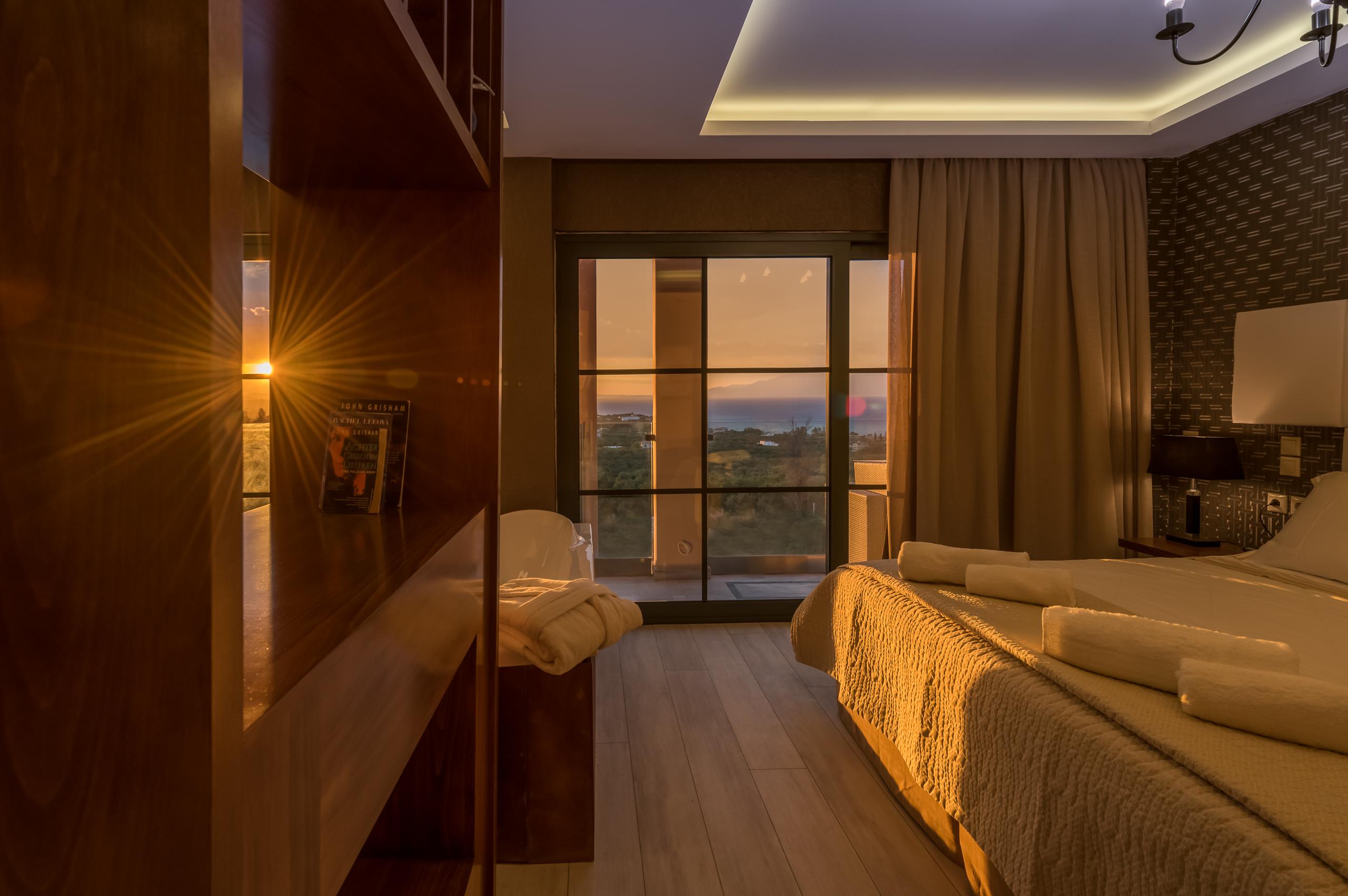 Elegance Luxury Executive Suites - Adults Only トラガキオン エクステリア 写真