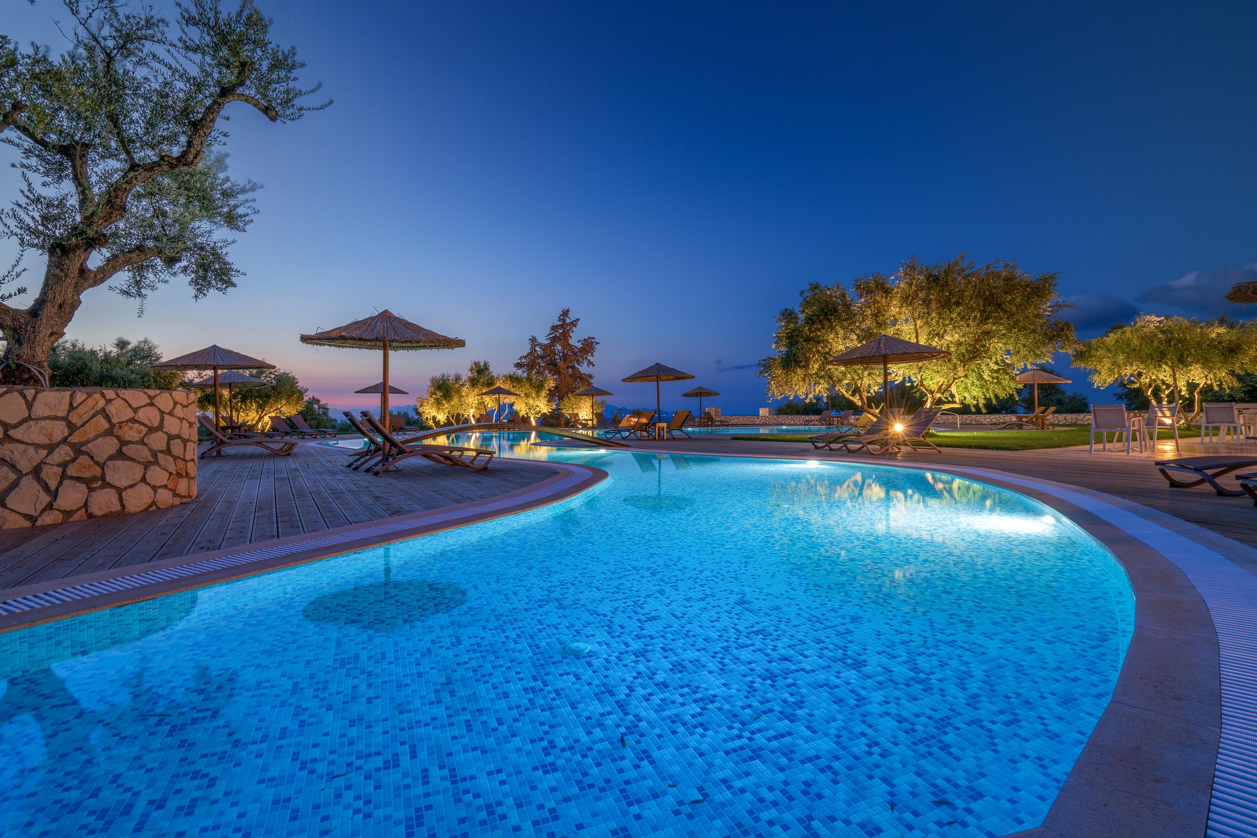 Elegance Luxury Executive Suites - Adults Only トラガキオン エクステリア 写真