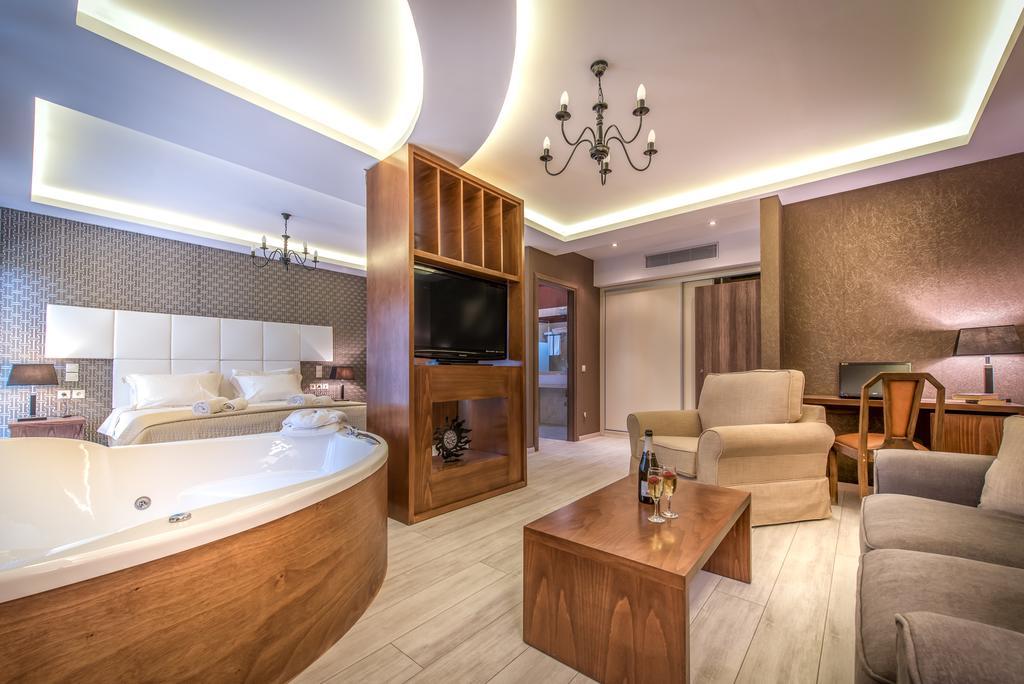 Elegance Luxury Executive Suites - Adults Only トラガキオン 部屋 写真