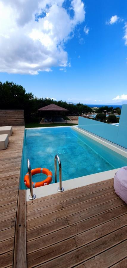 Elegance Luxury Executive Suites - Adults Only トラガキオン エクステリア 写真