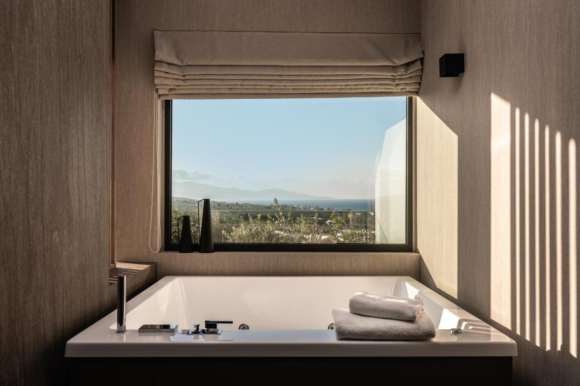 Elegance Luxury Executive Suites - Adults Only トラガキオン エクステリア 写真