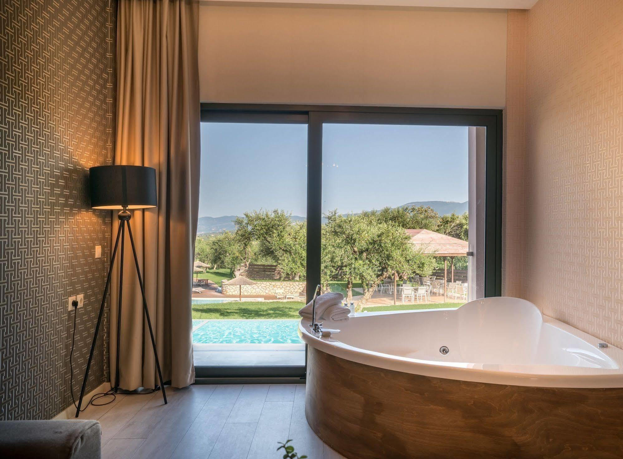 Elegance Luxury Executive Suites - Adults Only トラガキオン エクステリア 写真